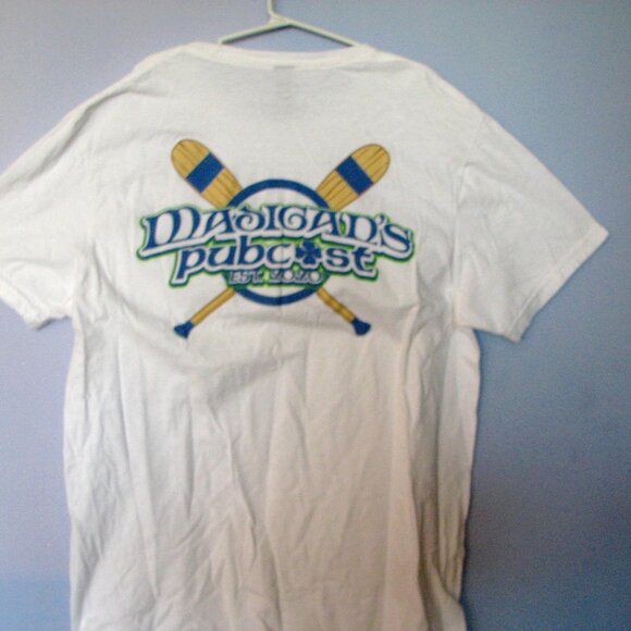 Kathleen Madigan Pubcast Women's Tee Medium "Dock and Bar" - Picture 1 of 3